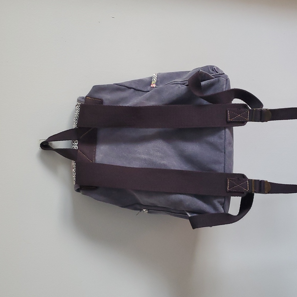 Gray Geometric Pattern Backpack with Drawstring Closure - Picture 7 of 12